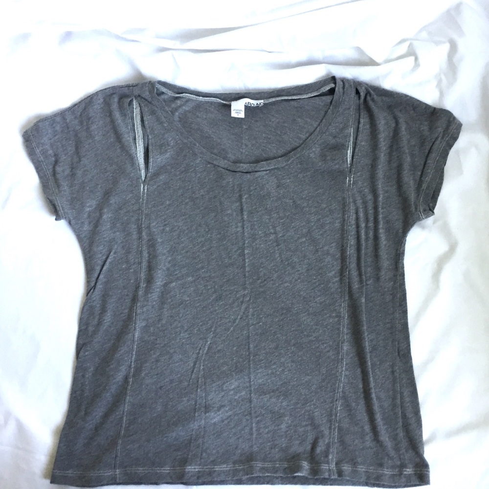 3/$20 - Gray shoulder slit tee